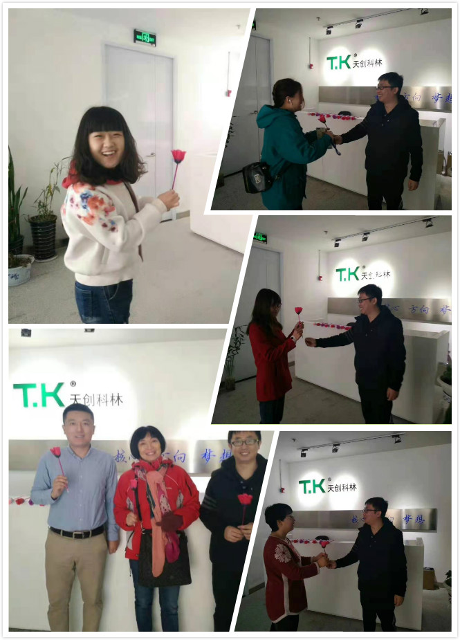 今天上班有驚喜，門口帥哥來送花，今年3.8有的“花”！