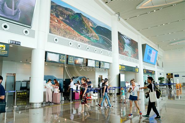 機場的觸摸一體機很好的有利于機場的數(shù)字化發(fā)展
