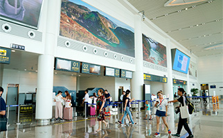 機(jī)場(chǎng)的觸摸一體機(jī)很好的有利于機(jī)場(chǎng)的數(shù)字化發(fā)展